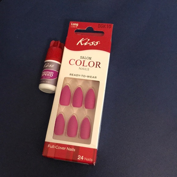 🔥🔥🔥. 2/$13. 🔥🔥🔥 Kiss Salon Color Nails & Glue - Picture 2 of 3